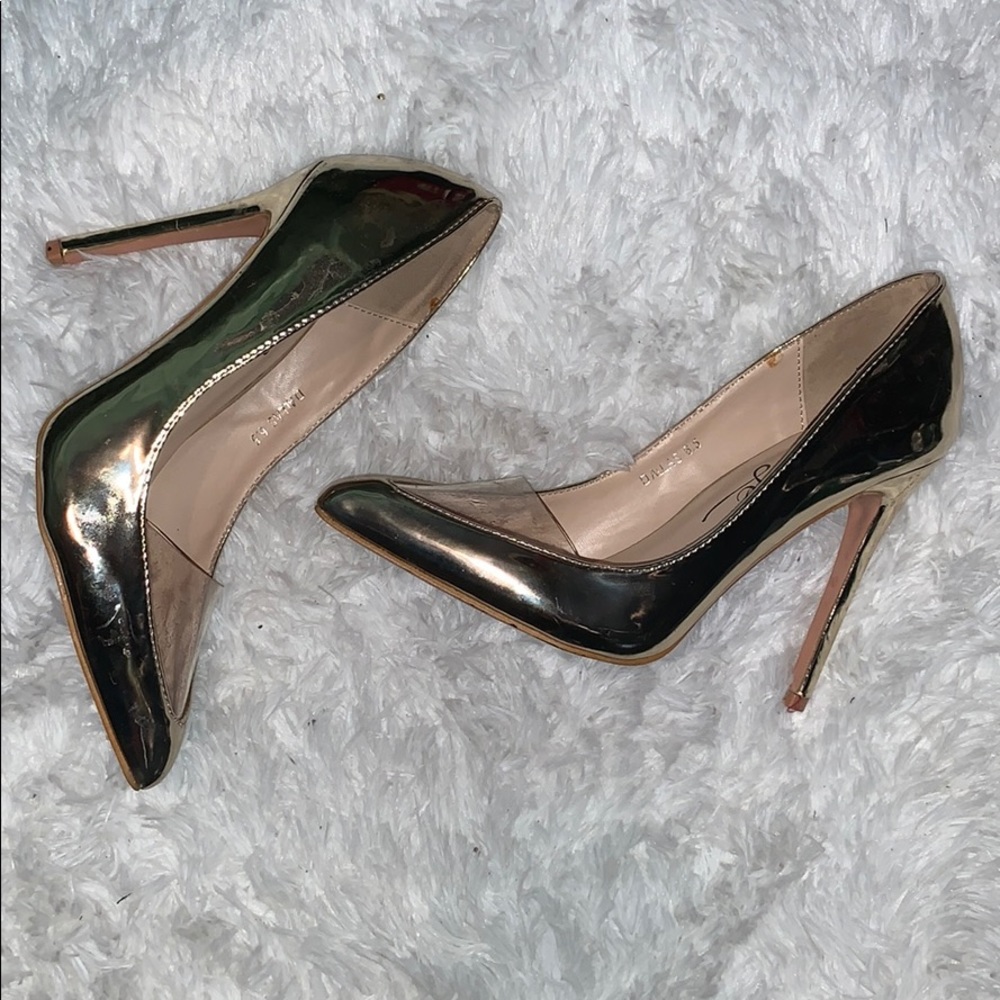Gold Pumps
